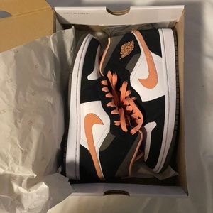 Women’s Air Jordan 1 Mid SE Peach Mocha